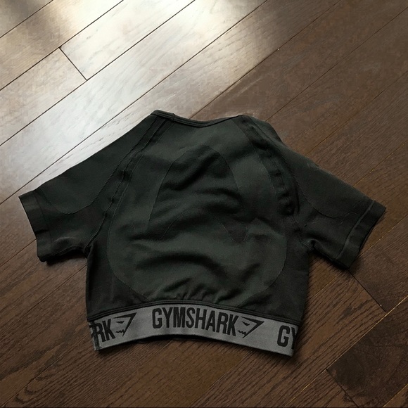 Gymshark cropped shirt - Picture 2 of 2
